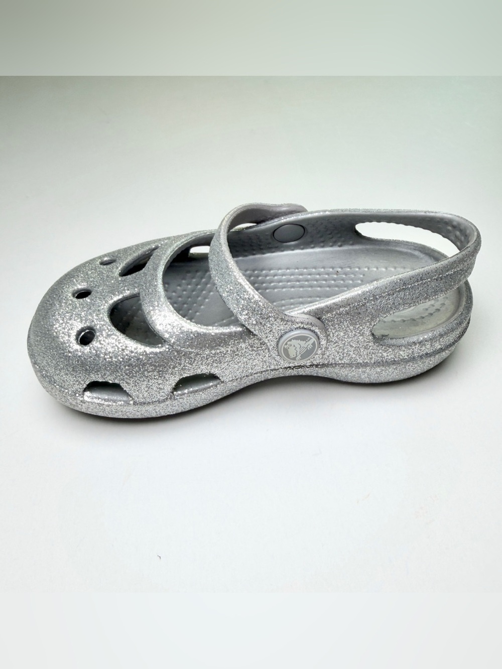 Crocs Toddler Girl Shayna Silver Glitter Mary Jane Sandals - Size 6 - Picture 2 of 5